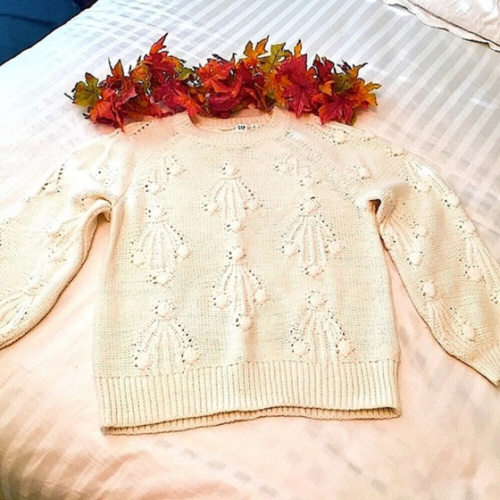 🌻Gap Winter White Balloon Sleeve Sweater (M)🌻